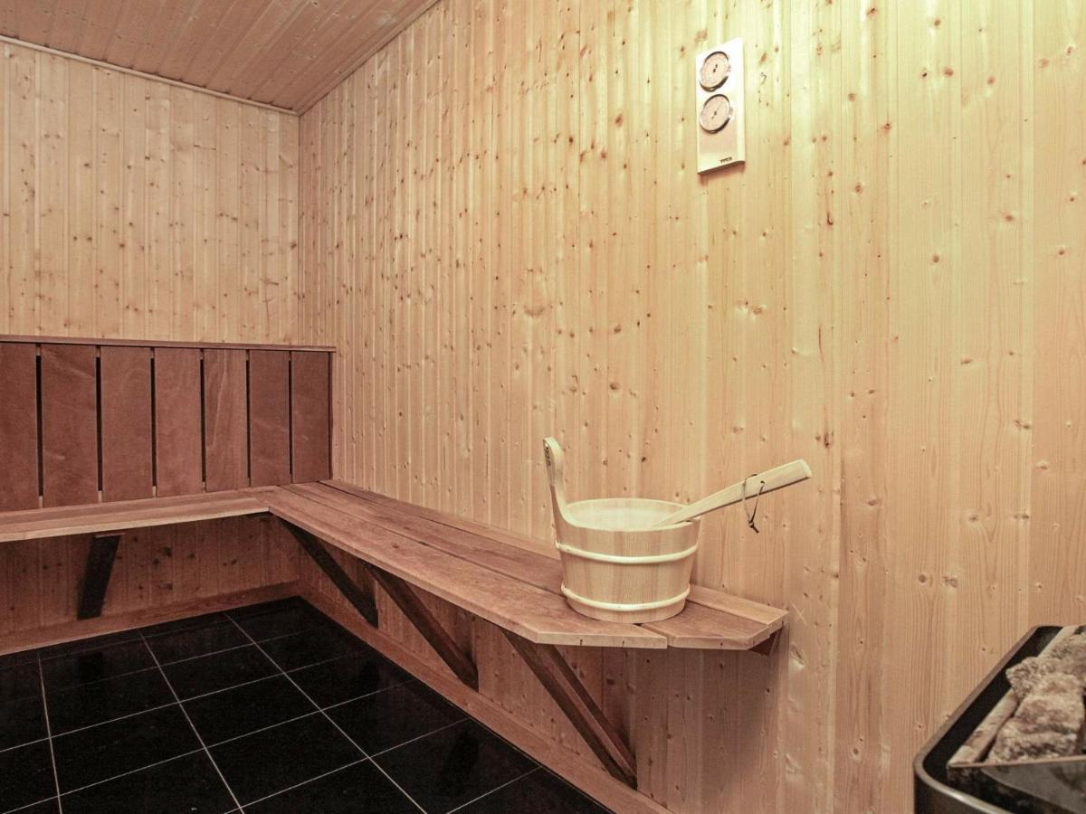 8 Person Holiday Home In Jerup Номер фото
